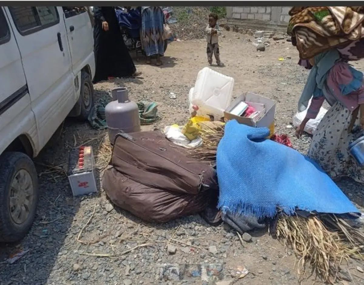 شبكة حقوقية تكشف: حملة حوثية لمداهمة ونهب منازل واحتجاز أسر  في الساحل الغربي