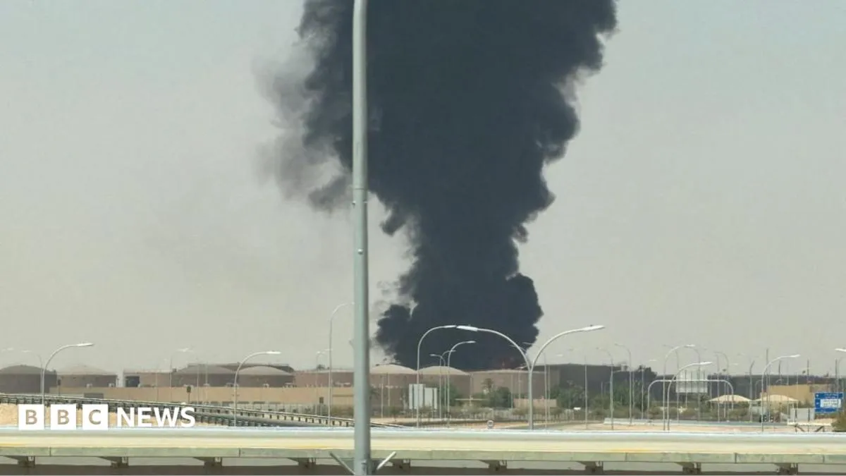 الحوثيون يعلنون استهداف الرياض بعد حريق قرب المطار