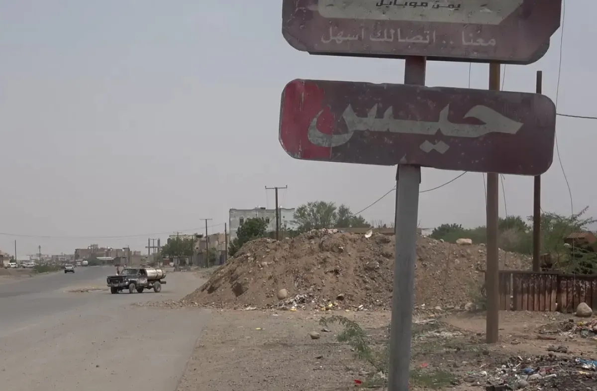 في الساحل الغربي: تجنيد حوثي إجباري واستدراج نازحين باتصالات هاتفية