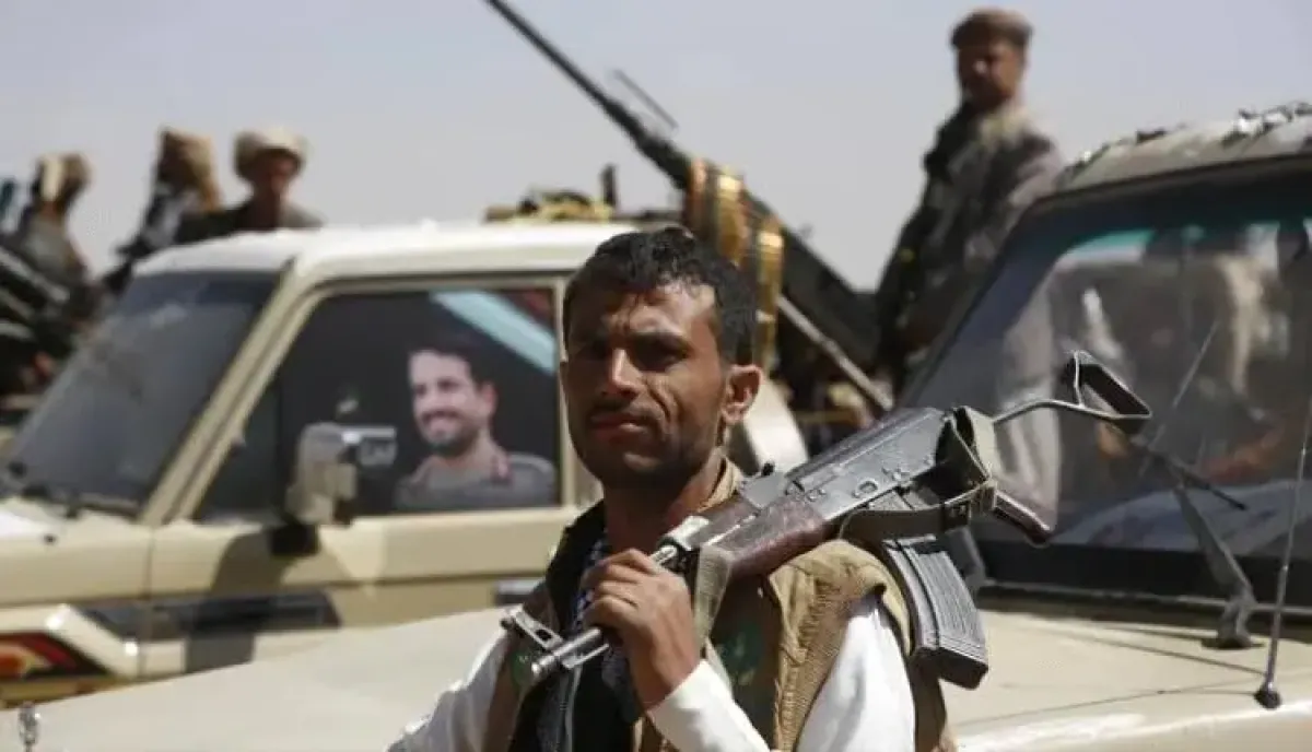 في تحرّكٍ استثنائي.. مليشيا الحوثي تدفع بتعزيزات عسكرية ضخمة من صنعاء باتجاه تعز ومطالبات بإعلان خطوط الإمداد (مناطق عسكرية مغلقة)