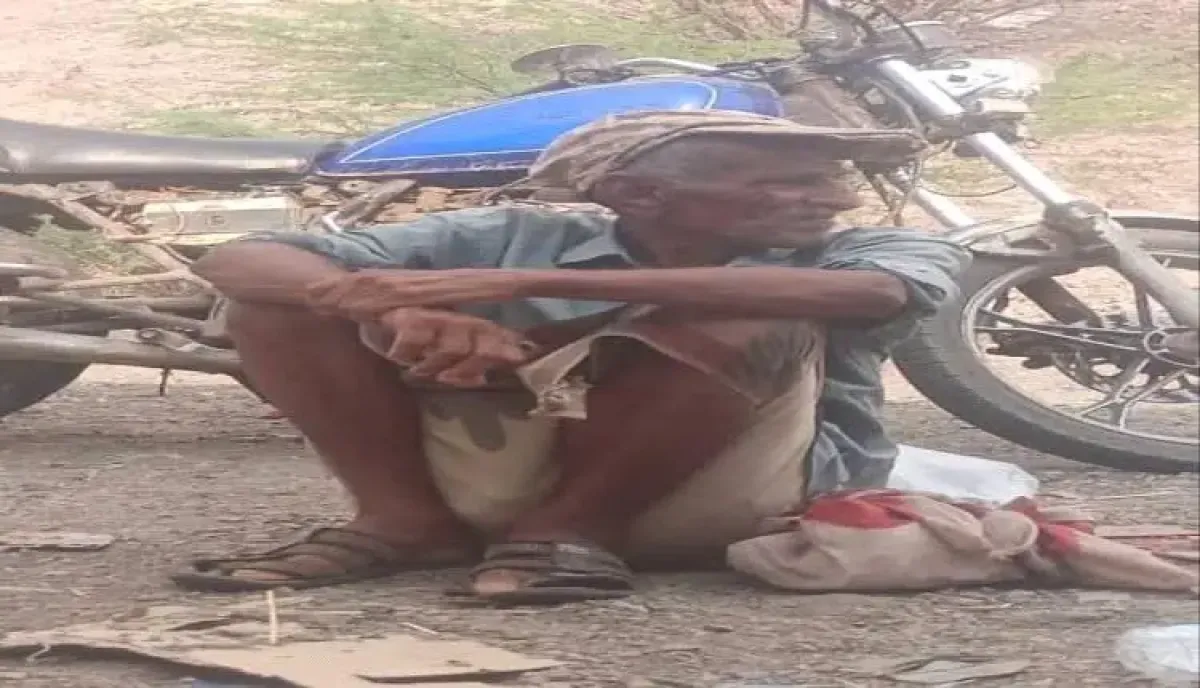 جريمة شنعاء تشعل الغضب غضباً.. مليشيا الحوثي تصفّي فلاحاً مسناً غربي تعز نهباً لدراجته النارية