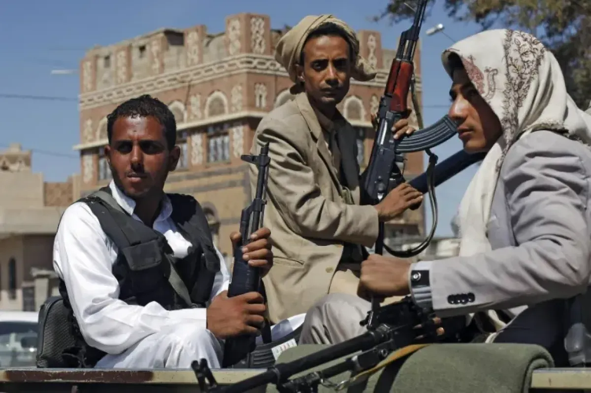 بالهوية والفرز المناطقي.. حملة اعتقالات ومداهمات حوثية واسعة تستهدف أبناء تعز والمحافظات المحررة في صنعاء (بمشاركة الزينبيات)