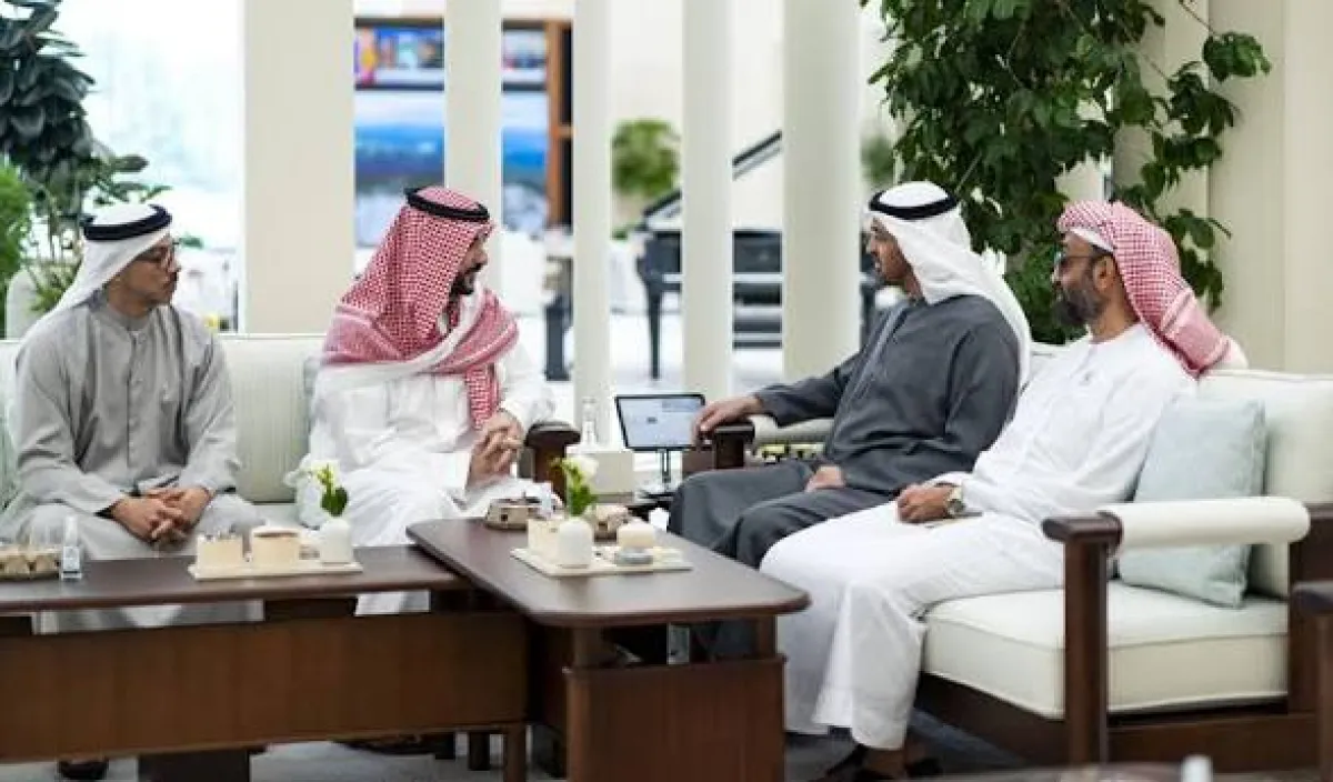 في ابوظبي.. رئيس الإمارات يستقبل وزير دفاع المملكة العربية السعودية