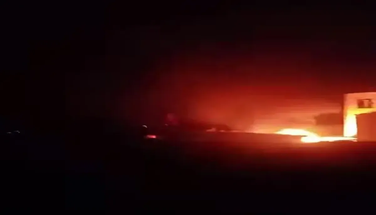 في تعز | حملة تنكيل وعقاب جماعي.. الحوثيون يعتقلون 20 مواطناً بـ (قدس)  على خلفية إحراق سيارة لفريقهم الطائفي