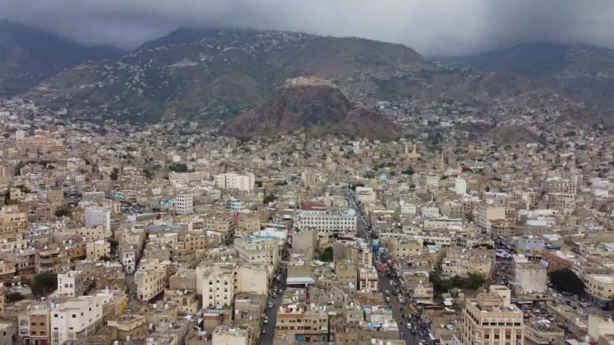تعز في مواجهة الكارثة.. 15 يوماً من الحصار الحوثي الخانق تعزل مليوني إنسان وتقطع شريان الحياة والماء