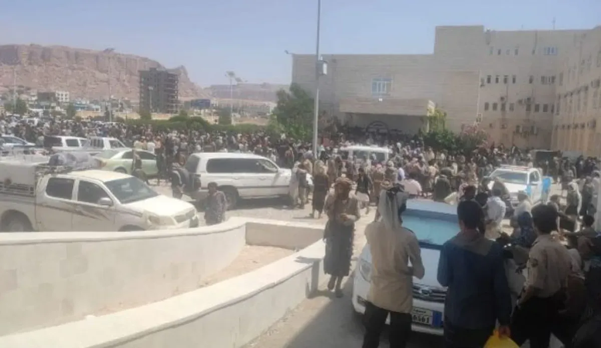 مقتل 40 جندياً بهجوم حوثي في شبوة وتجدد المعارك قرب باب المندب
