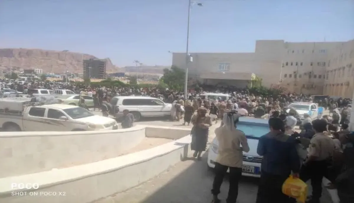 في شبوة .. السلطة المحلية تعلن الحصيلة الأولية لضحايا الهجوم الحوثي على المعسكر التدريبي