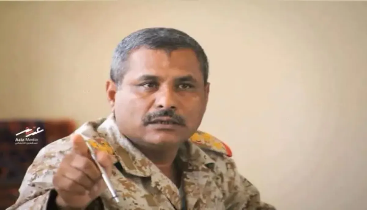 في تعز | فضيحة كواليس الأسلحة واقتصاد التبرعات وشراء سلاح الدولة مرتين! .. الشراجي يغيث الجبهات وعسكري يفضح احتكار الإخوان وترك المقاومة بلا إمدادات