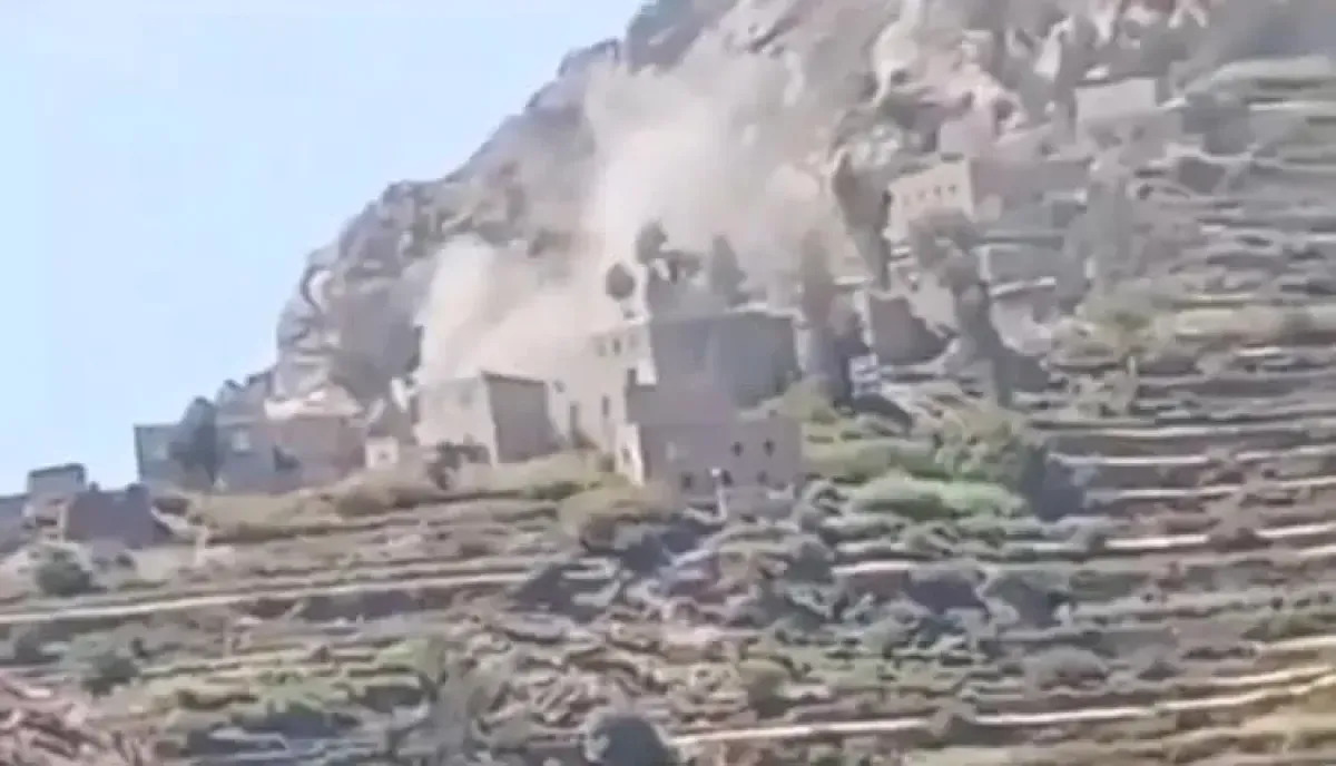 في تعز.. الحوثيون يستخدمون طريقة إرهابية ضد المدنيين لاقتحام جبل صبر