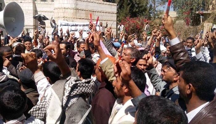 في صنعاء .. المعلمين يتحدون الحوثي بانتفاضة قادم في هذا الموعد لانتزاع الرواتب
