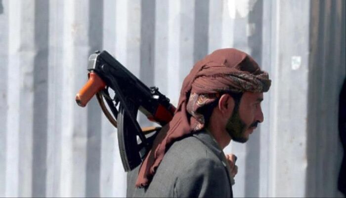 في صنعاء .. مسلح قبلي يقتل قيادي حوثي بعد تحرشه بأخته | اسماء وتفاصيل مثيرة