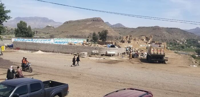 في الضالع | مسؤول حوثي يستولي على أرض مشروع مكتب البريد بمدينة دمت وسط تواطؤ رسمي | اسماء وتفاصيل