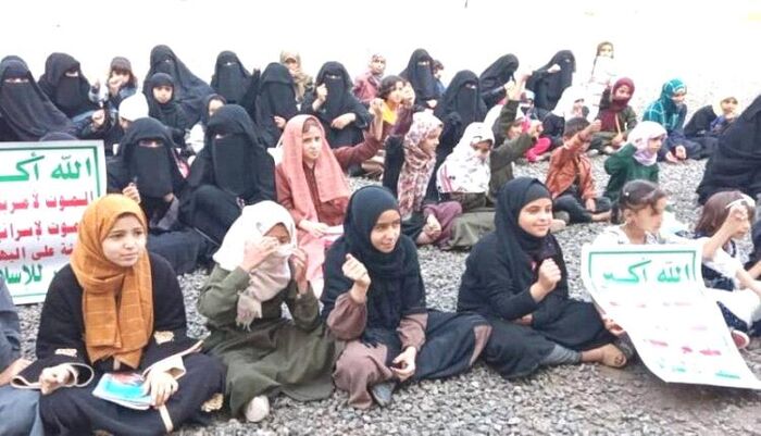 حصر تربوي في العاصمة صنعاء.. الحوثيون يجمعون بيانات طلاب المدارس لأمر خطير !