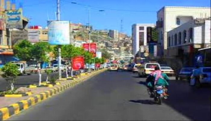 في تعز .. لصوص محترفون يستغلون الفقراء : شبكات منظمة للنصب والاحتيال تحت غطاء الإغاثة