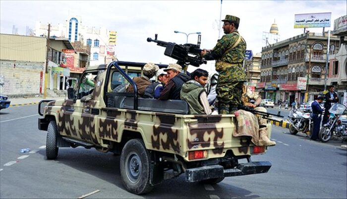 انتقاد حاد للشعب : الصمت عن الفساد "أمرٌ قاهر ومعيب".. قيادي حوثي يهاجم جماعته في صنعاء: تحمي الفساد بوجهين متناقضين