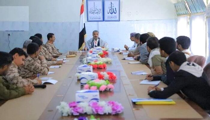 بالتفاصيل .. اجتماع طارئ لقيادات حوثية بارزة هدفه المشايخ والتجار في اربع محافظات