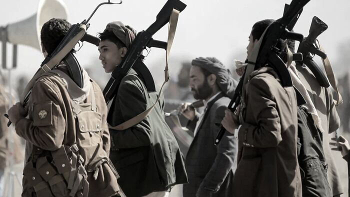 شاهد | اعتداءات وحشية واقتحامات للمحلات .. حملات جباية حوثية تستهدف التجار خلال شهر رمضان | فيديوهات وتفاصيل