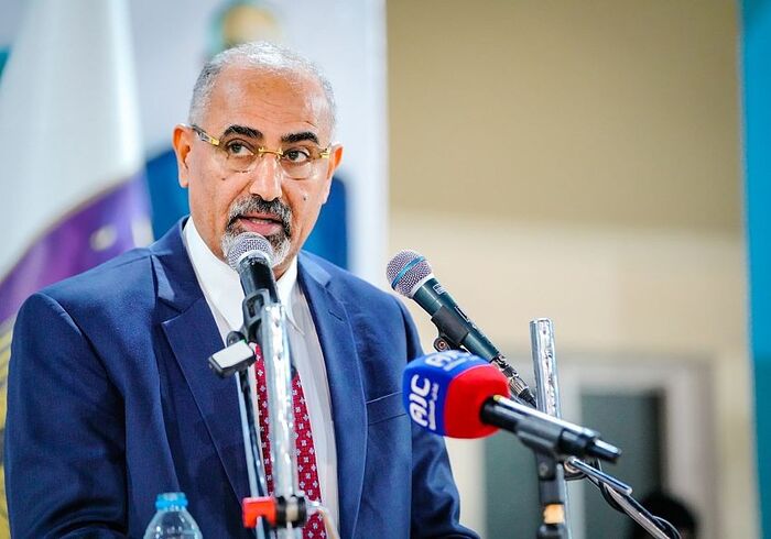 عيدروس الزبيدي: حماية الممرات الملاحية من التهديدات الحوثية تتطلب استراتيجية شاملة محلياً ودولياً