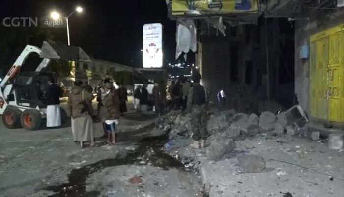 شاهد صور جثة عبدالملك الحوثي بعد غارات هزت صعدة بانفجارات عنيفة والطيران يحلق بكثافة وامريكا تعلن مقتل قيادات رئيسية في الحركة