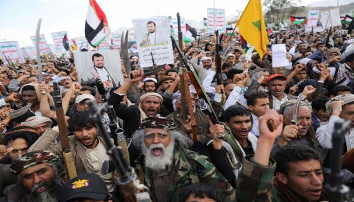 من مجزرة البيجرات في لبنان الى الوقود المسموم في اليمن : انقلاب داخل الحوثي واعتقال قيادات حكومية بصنعاء بعد تعطل عدد كبير من المدرعات