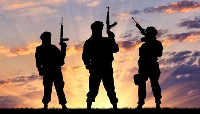 صفقة "الشياطين".. تخادم "الحوثي" والقاعدة.. وقود لمرحلة "إرهابية" عابرة للحدود