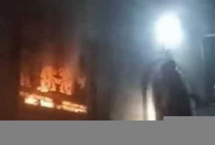 جريمة جديدة في إب .. مسلحون حوثيون يحرقون منزل تربوي عقب اقتحامه | اسماء وتفاصيل