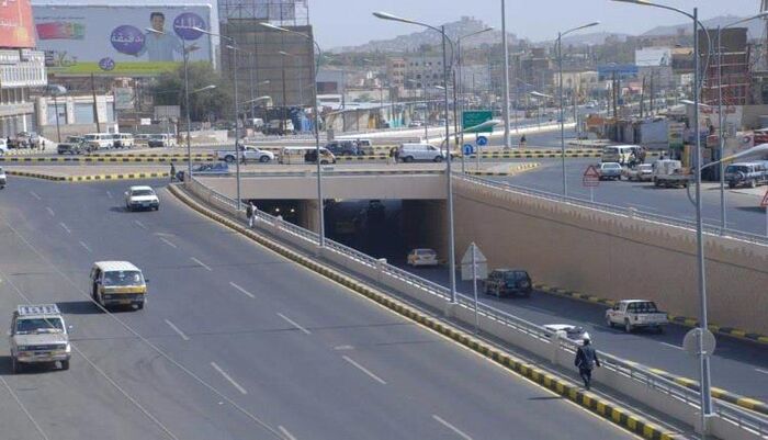 تفاصيل صادمة يكشفها محامي مشهور بصنعاء عن اعتقال ناشطة وتهديدها بهذا الأمر: النيابة تُنفذ تعليمات المخابرات