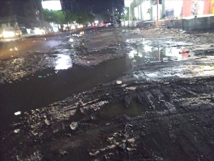 شاهد | كارثة بيئية وصحية تهدد تعز.. مجاري مفتوحة ومخلفات سامة تخنق المدينة أمام أعين المسؤولين | صور وتفاصيل