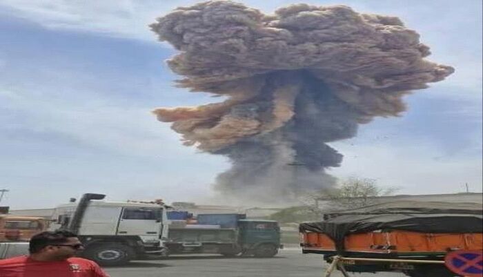 في إيران | صوت مرعب ودخان يتصاعد.. انفجار ضخم يزلزل بندر عباس وإصابة أكثر من 500