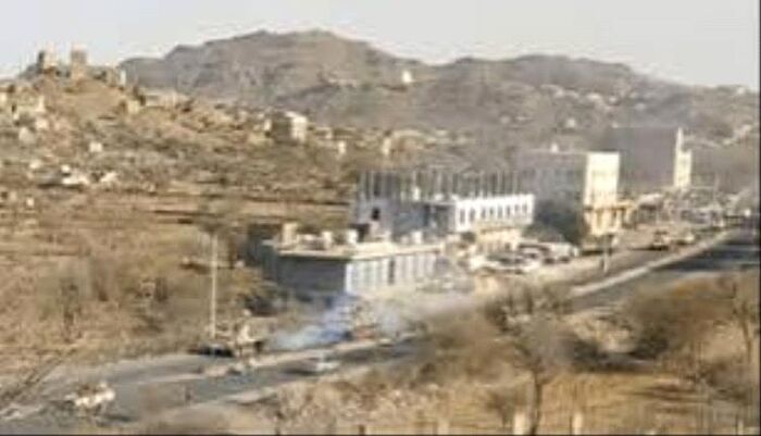 تصعيد خطير في الضالع .. قيادي حوثي يقصف منزل مواطن بطائرة مفخخة لتصفية حسابات شخصية