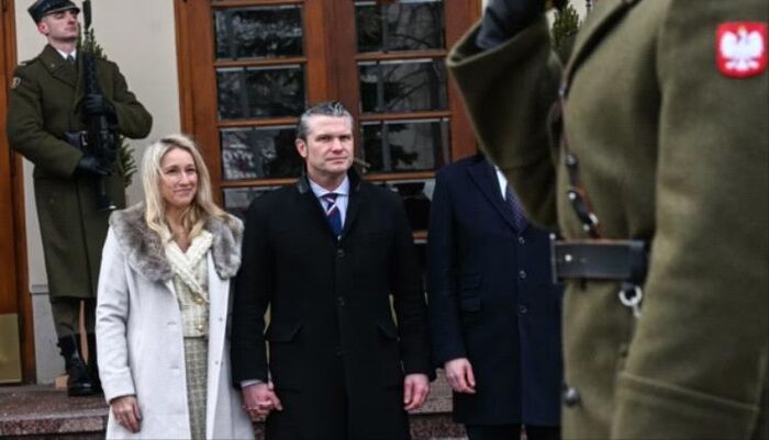 من واشنطن | امريكا تحقق مع وزير دفاعها بسبب مشاركته أسرار الحرب على اليمن مع زوجته وشقيقه