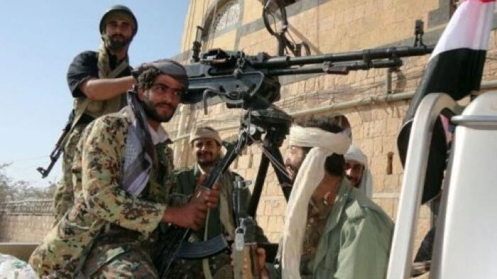 في عمران | اشتباكات (حامية الوطيس) داخل إدارة الأمن بين قبليين ومسلحين حوثيين بعد تفجير الجماعة نزاعاً قبلياً بحرف سفيان