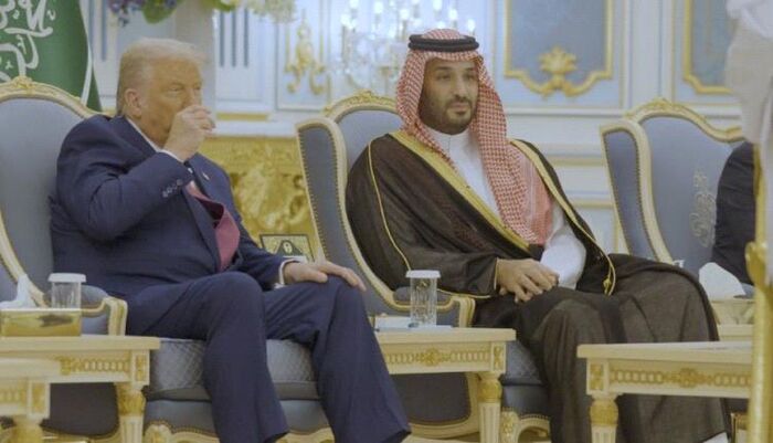 نجل الرئيس البيض يفجر مفاجاة مدوية ويكشف تحرك خليجي امريكي وصفقات بحبر غير مرئي لحسم ملف اليمن بأي ثمن