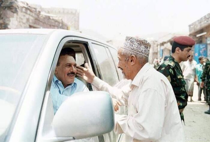 ‏⁧‫‏⁧‫صالح و تعز‬⁩ .. الصحفي فتحي بن لزرق يكتب عن زيارته الاخيرة للمدينة