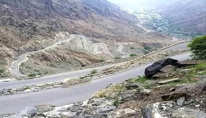 مالذي يحدث ..!؟ | تفجيرات شديدة تهز الجبال والحوثي يستنفر ويحفر المتاريس والخنادق