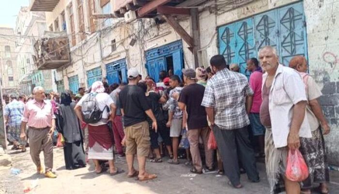 غضب شعبي عارم في العاصمة | عدن تغلي والثلج يحترق سعراً.. قفزة جنونية تُحوّل أبسط الحاجات إلى رفاهية نادرة