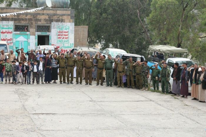 الحاكم العسكري في إب | تصاعد صراع الأجنحة الحوثية: حصار إدارة أمن جبلة وتهديد بتفجير المبنى