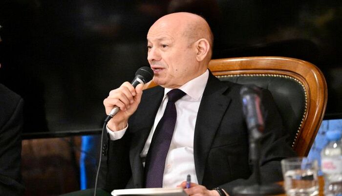 حديث الصدمة | خالد سلمان: اعتراف العليمي شهادة وفاة للشرعية.. إعلان استسلام من القصر الرئاسي