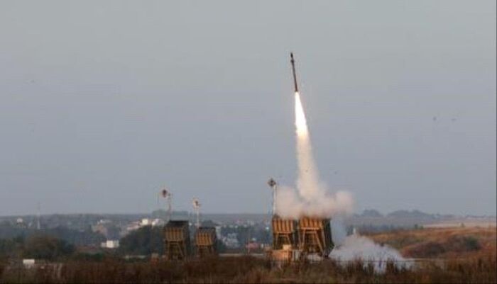 صاروخين من سوريا | صفارات الإنذار تدوي في أكثر من 139 موقعًا بإسرائيل بسبب صاروخ أُطلق من اليمن