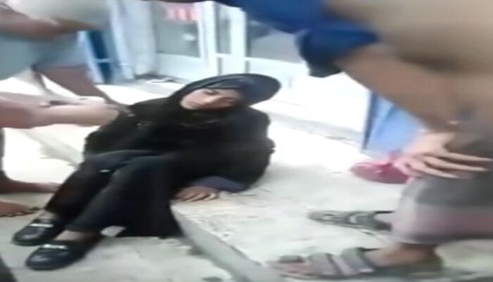 مشهد يمزق القلوب ويهز الضمائر | الجوع يُسقط بنت في شوارع تعز.. والمجلس الرئاسي يتعمّد ترك العملة تنهار حتى يهلك اليمنيين