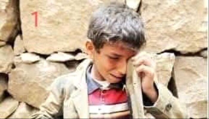 في مشهد يومي | جرم في وضح النهار.. استغلال الأطفال بتعز يتحول إلى تجارة قذرة برعاية الآباء وتجاهل الدولة