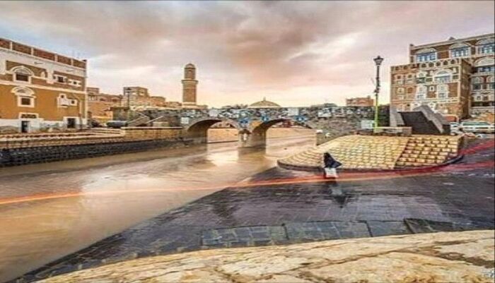 فضيحة مدوية في صنعاء تكشف الوجه الحقيقي.. الحوثي يحول منارات المساجد إلى أبراج تجارية للبث ومصدر ثروة خفية