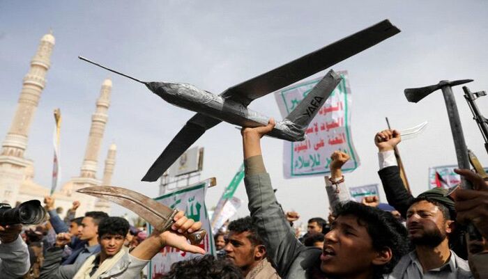 مفترق طرق وتصعيد متوقع | الحوثيون في مأزق الخيارات الصعبة بعد الضربة الموجعة في عمق إيران وصدمة كبيرة