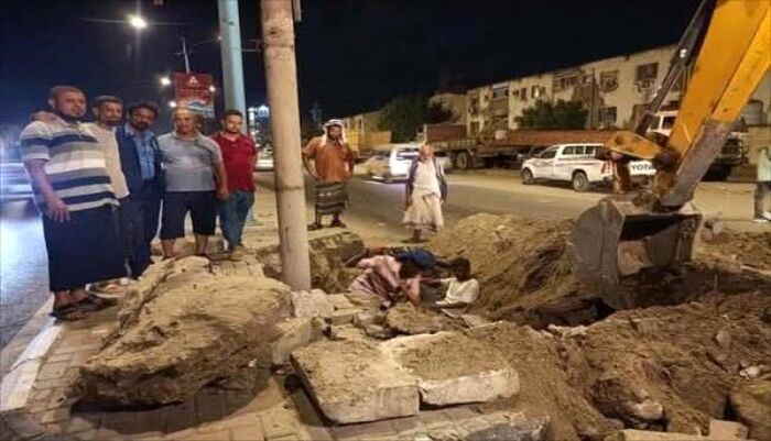 في العاصمة | فضيحة المياه الملوثة تدفع الدولة للإطاحة بنائب مدير مؤسسة المياه وتعيين بديلاً سريعاً بعدن