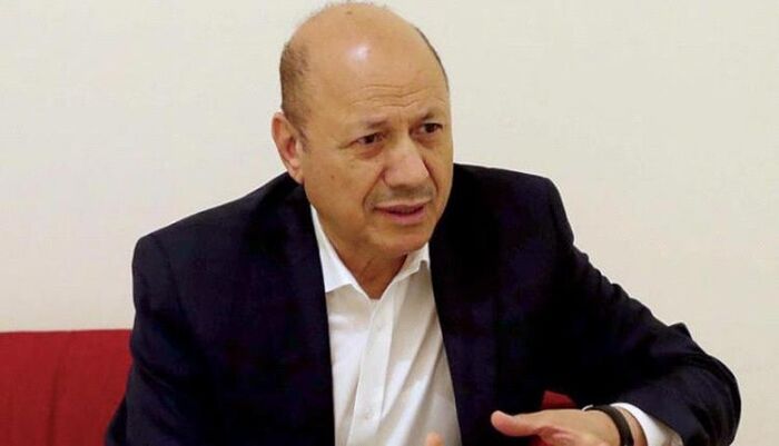 في اليمن | الكارثة السياسية والادارية .. كرامة يفجّر الموقف: مجلس القيادة الرئاسي سرطان المرحلة.. وإقالته أصبحت واجبًا وطنيًا