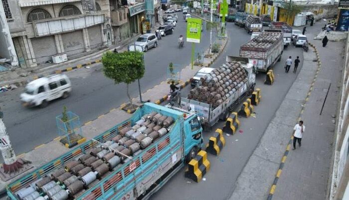 الازمة مستمرة وتتفاقم بشكل خطير | احتجاز شحنات الغاز يشل مدينة تعز والوكلاء ينتفضون باعتصام مفتوح