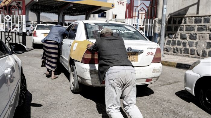 فضيحة فساد جديدة في صنعاء| أزمة الوقود المغشوش تتحوّل لفرصة نهب حوثية