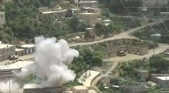 مكتب عبدالملك الحوثي يأمر بالإفراج عن عصابة نهبت وفجّرت 11 منزلاً في عمران رغم الأوامر القضائية