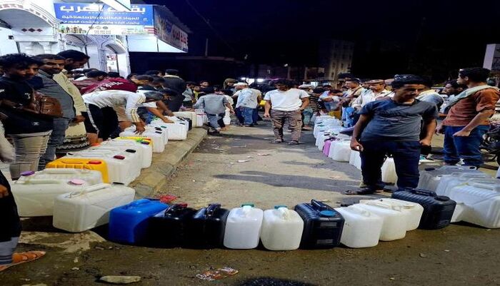 في تعز | 5 ضحايا باشتباكات مسلحة حول آبار الجنات تكشف استحواذاً خطيراً على منابع تاريخية بالمدينة