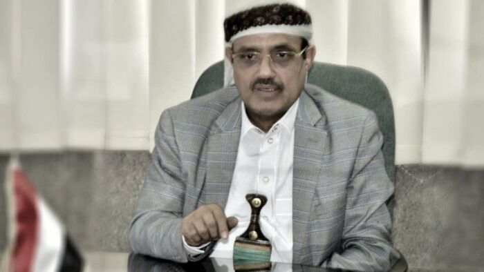 ‏(من كانوا حفاة أصبحوا يمتلكون الشركات والوكالات.. من أين لهم هذا)؟ | السامعي يتهم القيادات العليا بالفساد ويعترف "صنعاء تترنح" وصراع أجنحة ينذر بمصير أسوأ من إيران وحزب الله